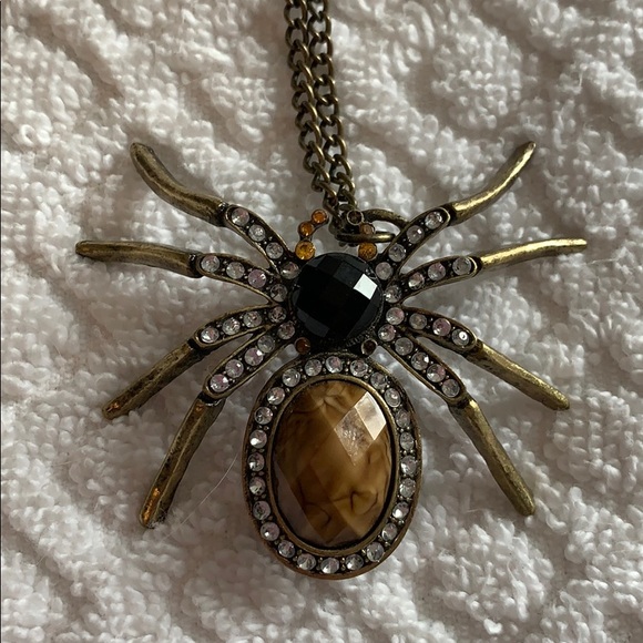 Spider pendant necklace - Picture 2 of 2